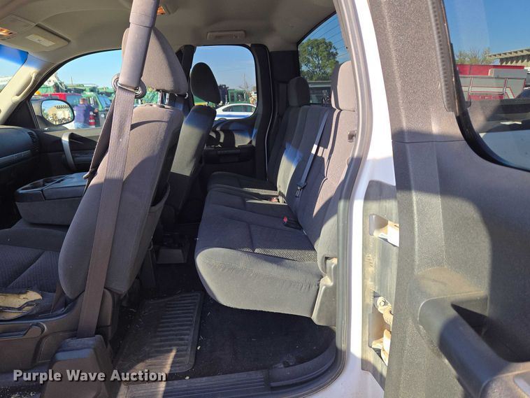 image for item EU5140 2007 Chevrolet Silverado 1500 Ext. Cab pickup truck