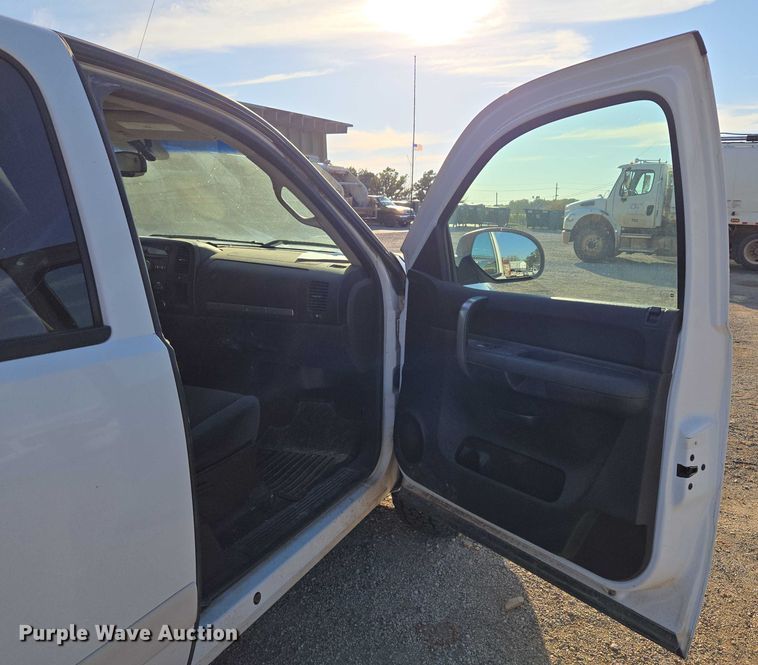 image for item EU5140 2007 Chevrolet Silverado 1500 Ext. Cab pickup truck