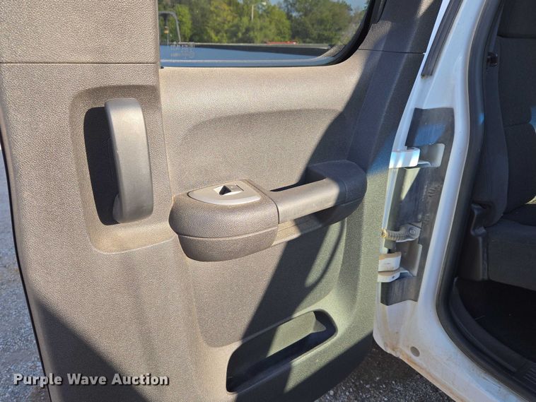 image for item EU5140 2007 Chevrolet Silverado 1500 Ext. Cab pickup truck