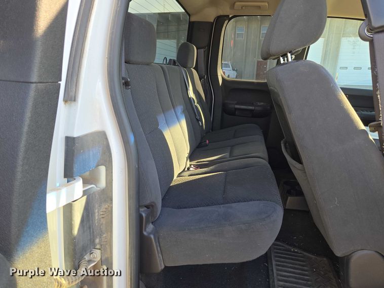 image for item EU5140 2007 Chevrolet Silverado 1500 Ext. Cab pickup truck