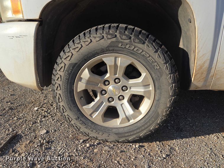 image for item EU5140 2007 Chevrolet Silverado 1500 Ext. Cab pickup truck