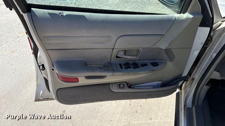 image for item EU5141 1999 Ford Crown Victoria 