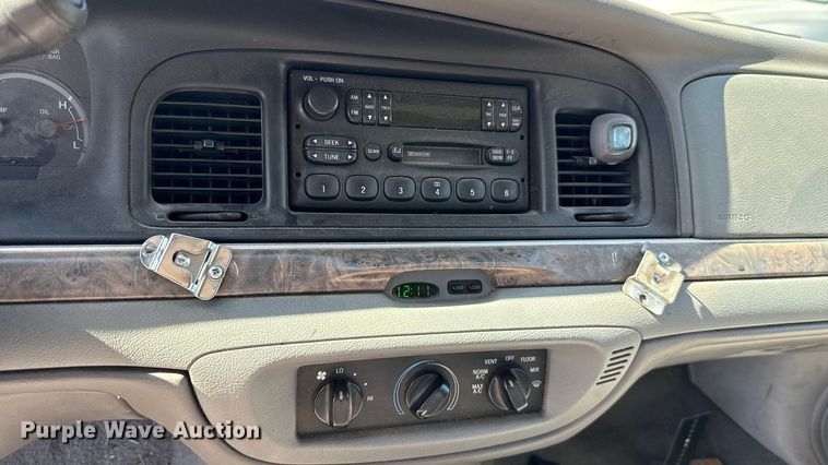image for item EU5141 1999 Ford Crown Victoria 
