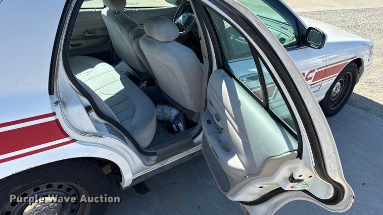 image for item EU5141 1999 Ford Crown Victoria 
