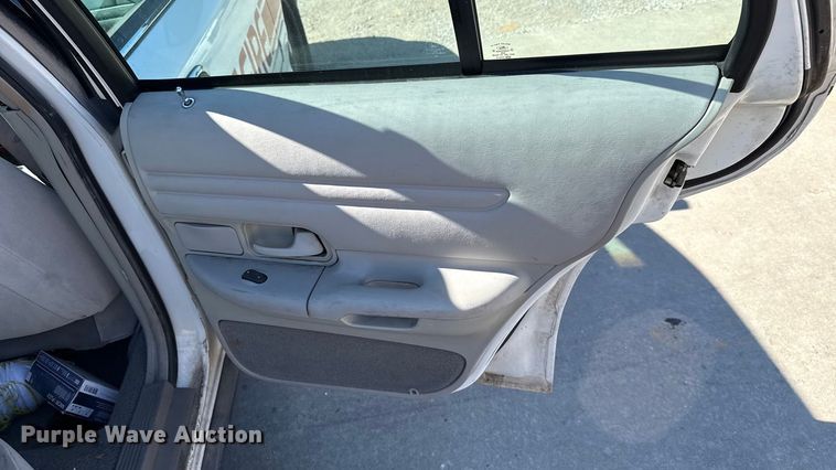 image for item EU5141 1999 Ford Crown Victoria 