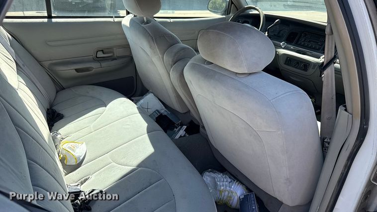 image for item EU5141 1999 Ford Crown Victoria 