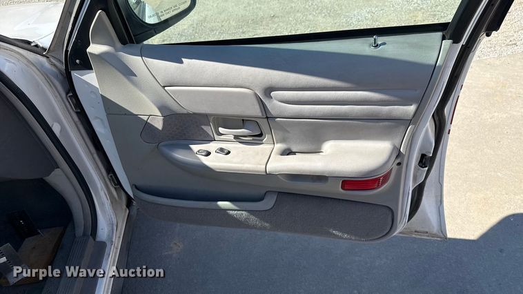 image for item EU5141 1999 Ford Crown Victoria 