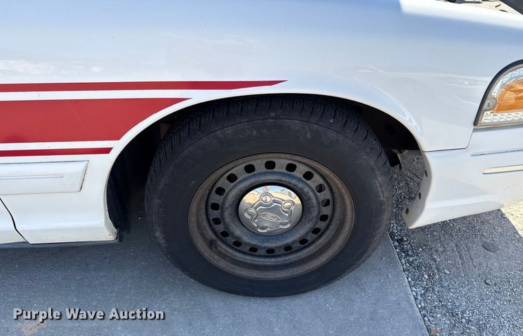 image for item EU5141 1999 Ford Crown Victoria 