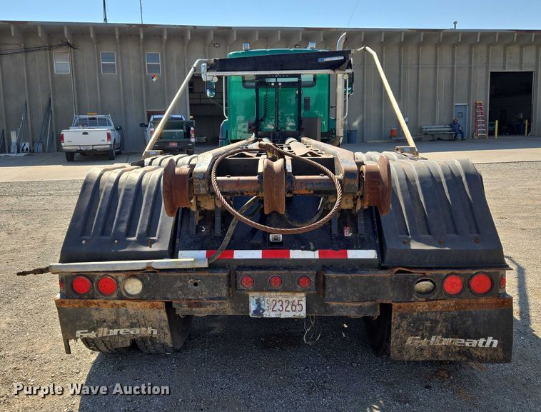 image for item EU5143 2016 Caterpillar CF7AA roll-off container truck