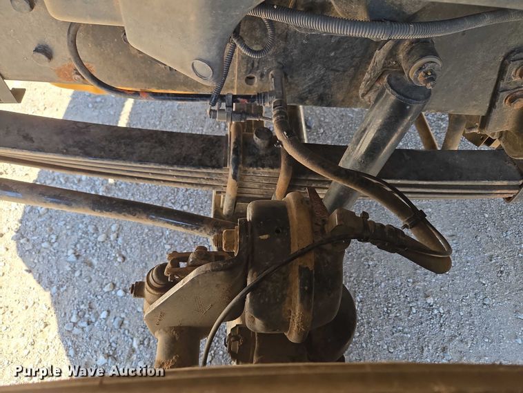 image for item EU5143 2016 Caterpillar CF7AA roll-off container truck