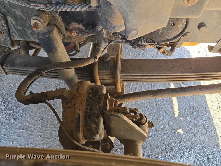 image for item EU5143 2016 Caterpillar CF7AA roll-off container truck