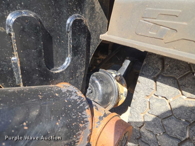 image for item EU5143 2016 Caterpillar CF7AA roll-off container truck