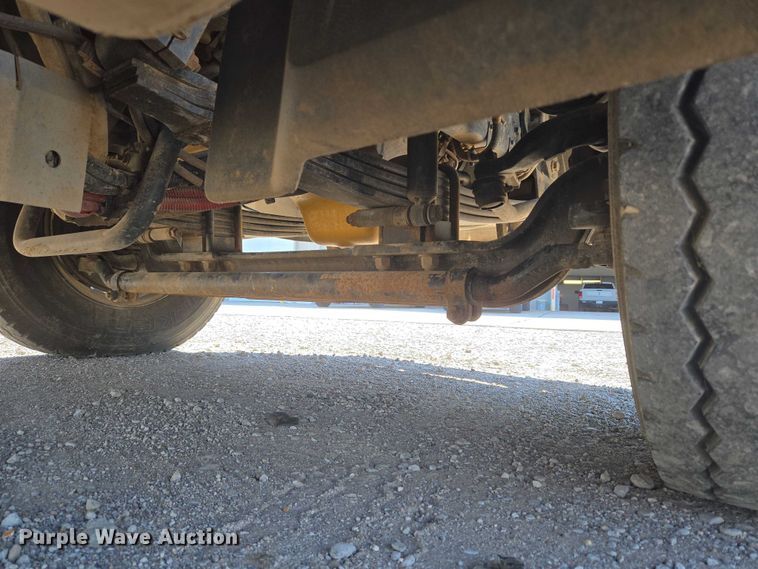 image for item EU5143 2016 Caterpillar CF7AA roll-off container truck