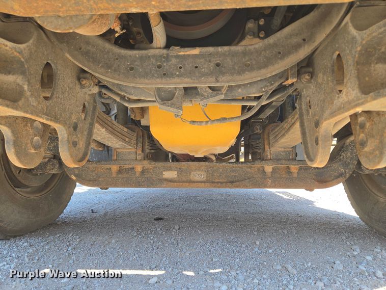 image for item EU5143 2016 Caterpillar CF7AA roll-off container truck