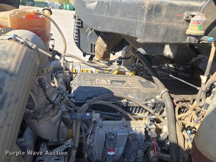 image for item EU5143 2016 Caterpillar CF7AA roll-off container truck