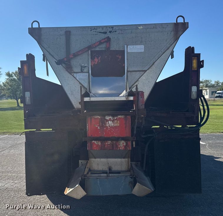 image for item EU6105 1995 Ford L8000 dump truck