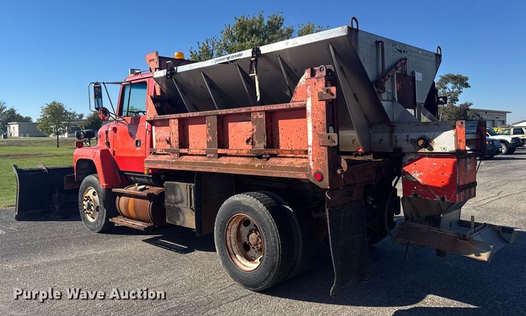 image for item EU6105 1995 Ford L8000 dump truck