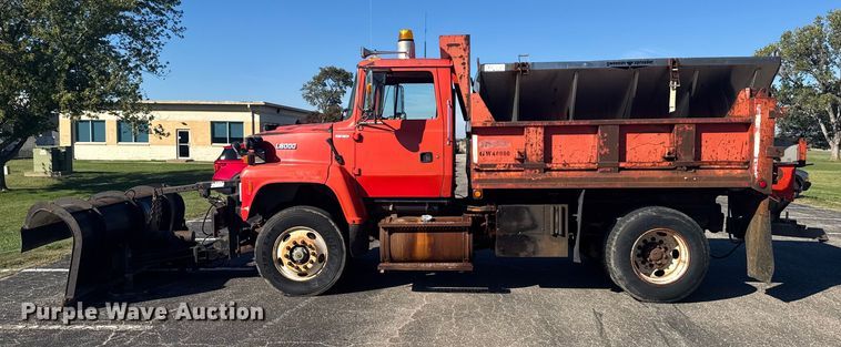 image for item EU6105 1995 Ford L8000 dump truck