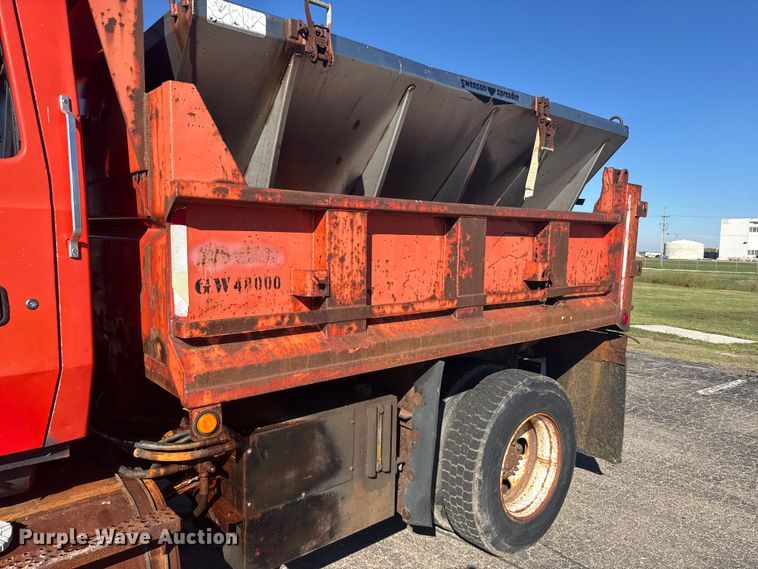 image for item EU6105 1995 Ford L8000 dump truck