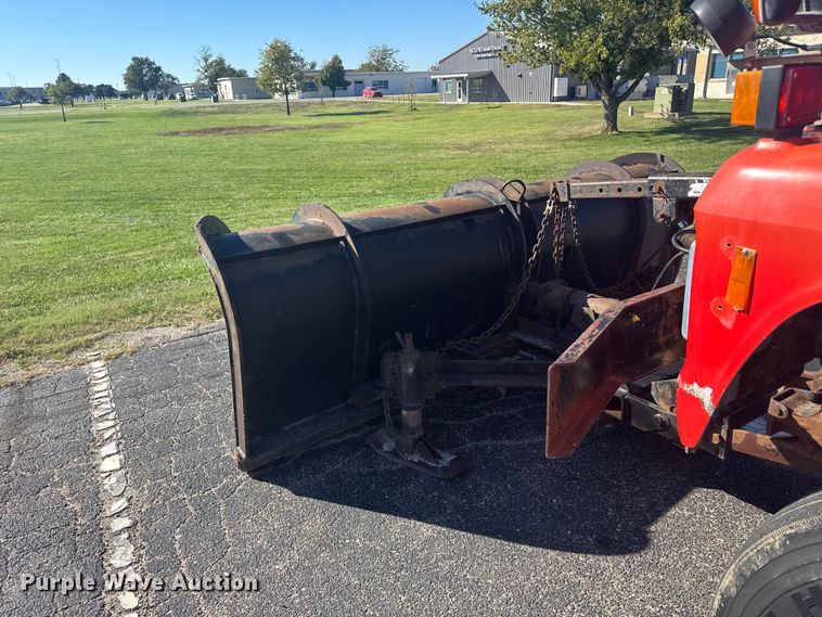 image for item EU6105 1995 Ford L8000 dump truck