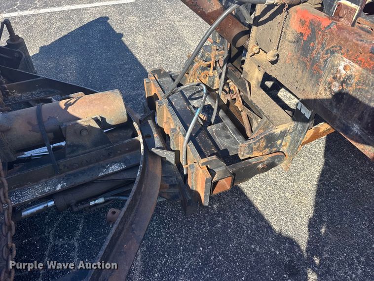 image for item EU6105 1995 Ford L8000 dump truck