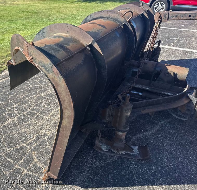 image for item EU6105 1995 Ford L8000 dump truck