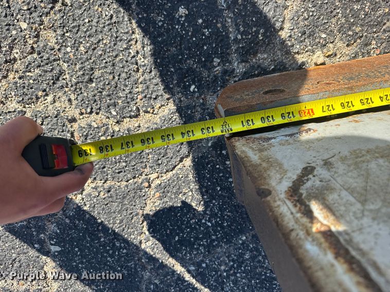 image for item EU6105 1995 Ford L8000 dump truck