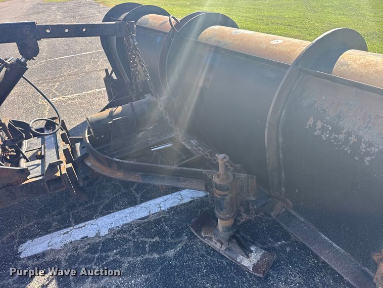 image for item EU6105 1995 Ford L8000 dump truck