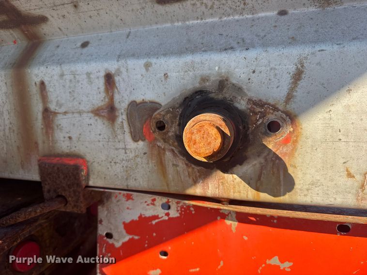 image for item EU6105 1995 Ford L8000 dump truck