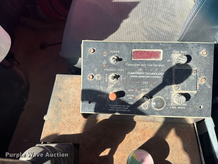 image for item EU6105 1995 Ford L8000 dump truck