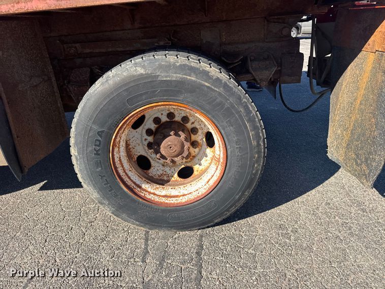 image for item EU6105 1995 Ford L8000 dump truck