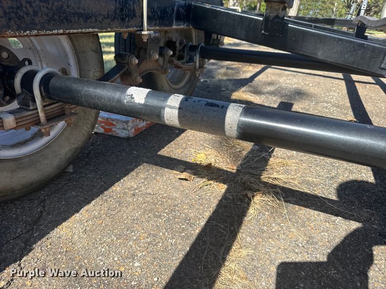 image for item EU6108 2009 B&M Manufacturing Seaark boat trailer