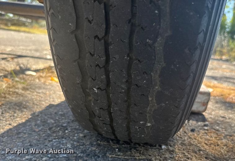 image for item EU6108 2009 B&M Manufacturing Seaark boat trailer