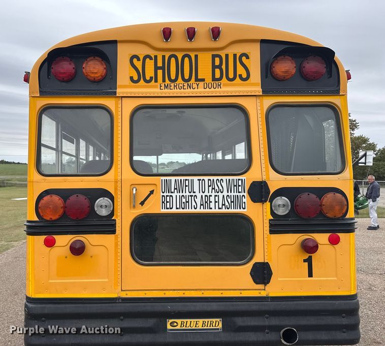 image for item EU6125 2001 International 3800 school bus