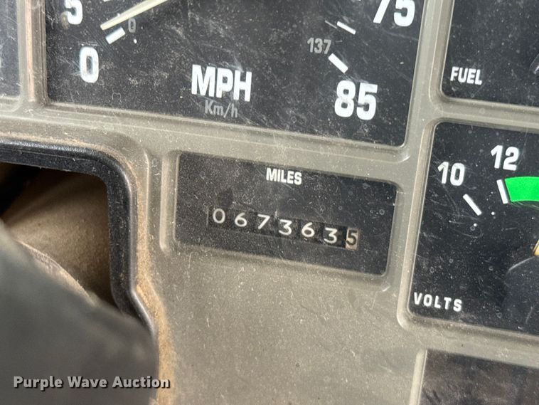 image for item EU6125 2001 International 3800 school bus