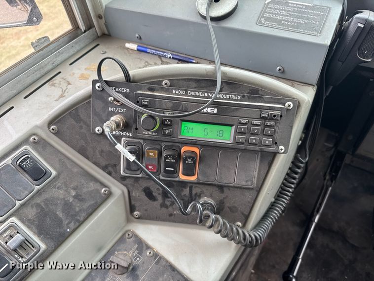 image for item EU6125 2001 International 3800 school bus