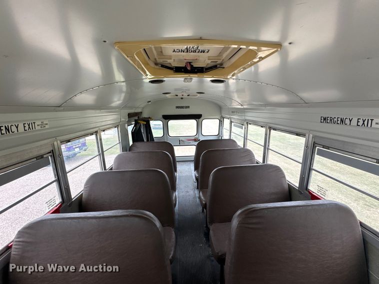 image for item EU6125 2001 International 3800 school bus