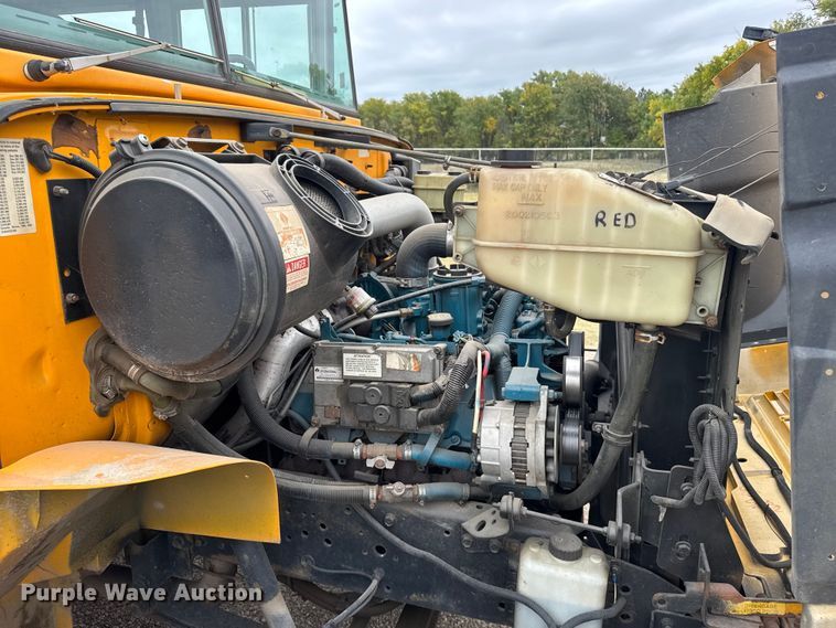 image for item EU6125 2001 International 3800 school bus