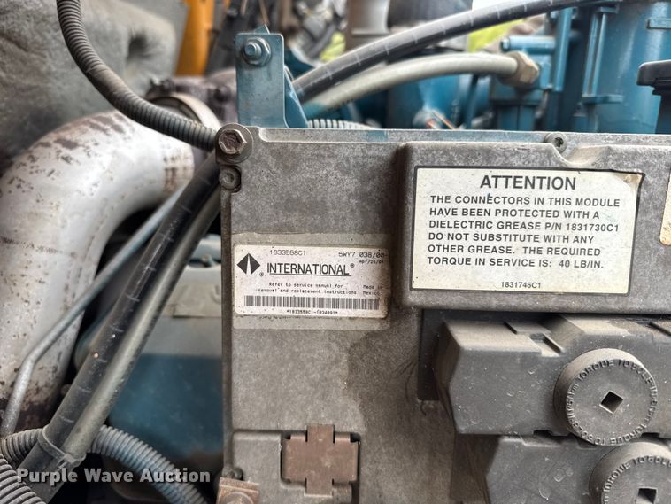 image for item EU6125 2001 International 3800 school bus