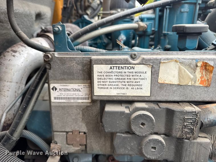 image for item EU6125 2001 International 3800 school bus