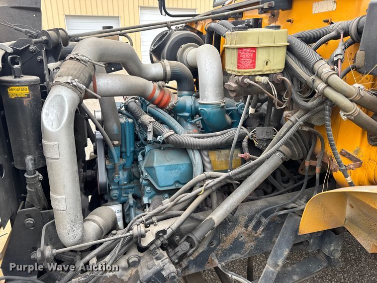 image for item EU6125 2001 International 3800 school bus