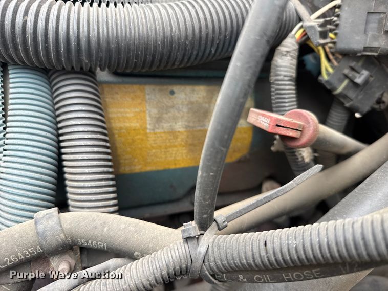 image for item EU6125 2001 International 3800 school bus