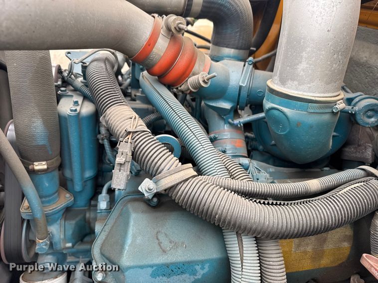 image for item EU6125 2001 International 3800 school bus