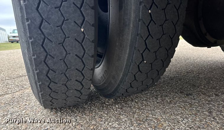 image for item EU6125 2001 International 3800 school bus