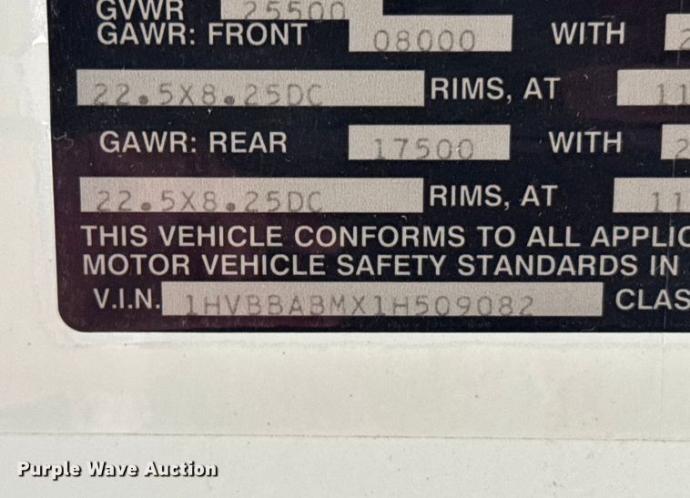 image for item EU6125 2001 International 3800 school bus