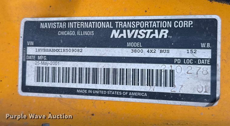 image for item EU6125 2001 International 3800 school bus