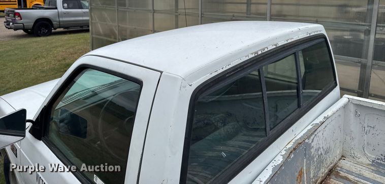 image for item EU6126 1989 GMC S15 pickup truck