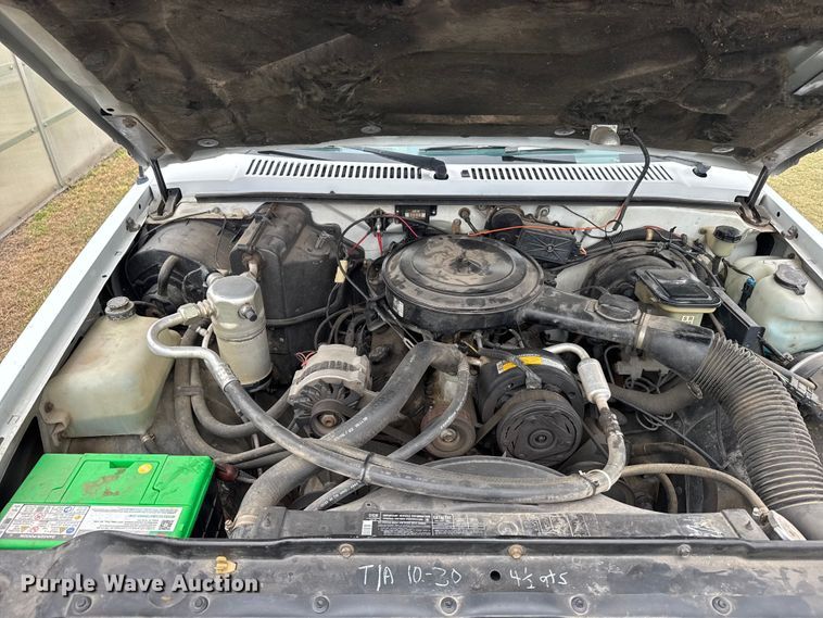 image for item EU6126 1989 GMC S15 pickup truck