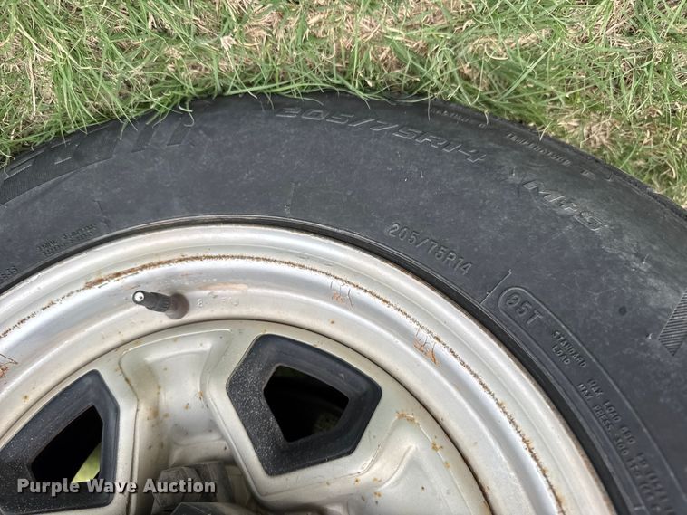 image for item EU6126 1989 GMC S15 pickup truck