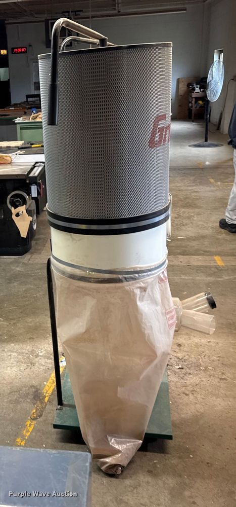 image for item EU6128 2012 Grizzly dust collector